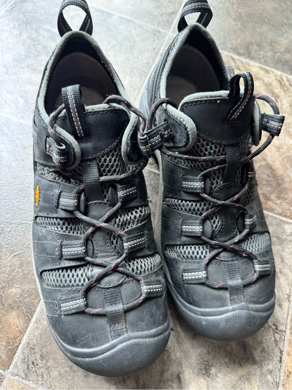 Keen Men's Black and Gray Athletic Outdoor Lace-Up Shoes No insoles